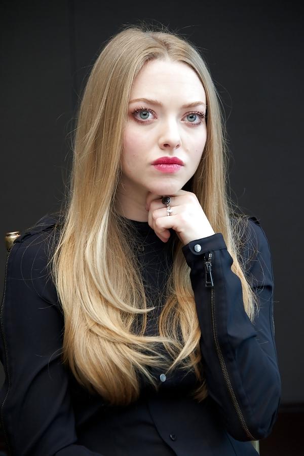 25P Amanda Seyfried Collection (With Nudes + Fakes)