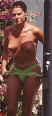 11P Simona Ventura topless
