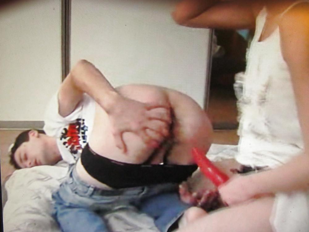 25P FEMALES STRAP-ON FUCKING MALE ASSHOLES