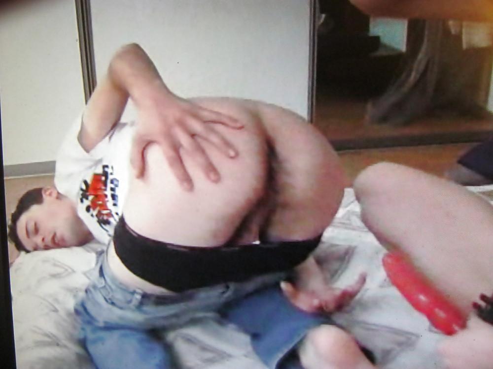 25P FEMALES STRAP-ON FUCKING MALE ASSHOLES