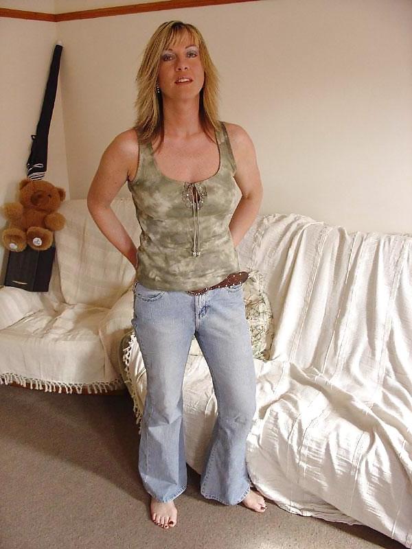 12P Mom Pounded By Young Lover
