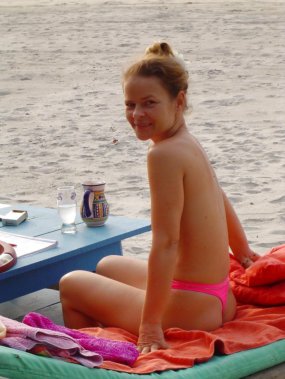 25P Wives On Vacation 3