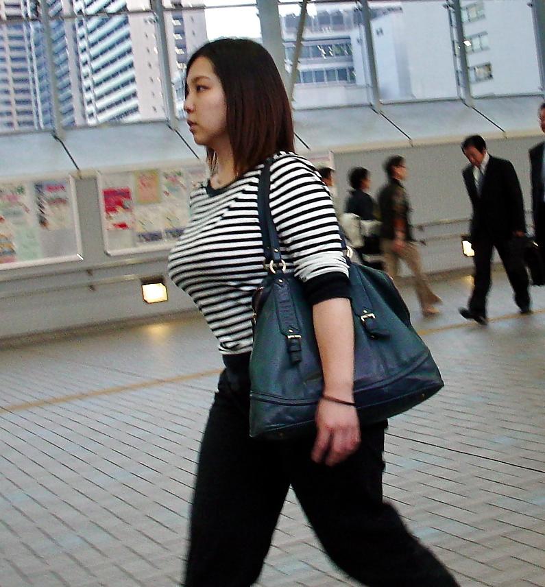 25P Various Japanese Girls on the Street PT 3
