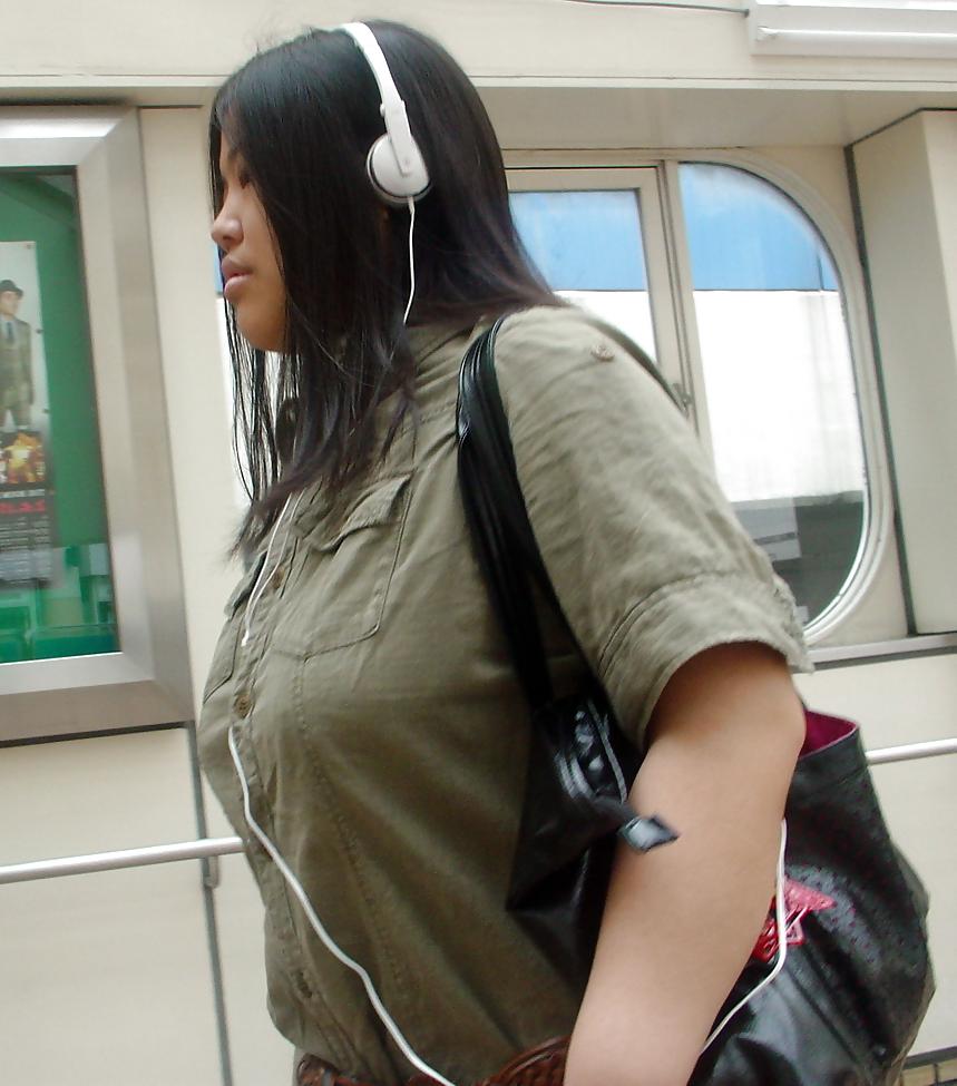 25P Various Japanese Girls on the Street PT 3