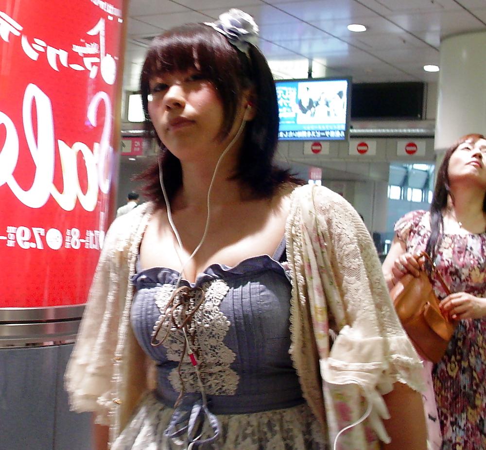 25P Various Japanese Girls on the Street PT 3