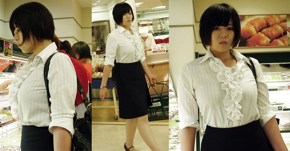25P Various Japanese Girls on the Street PT 3