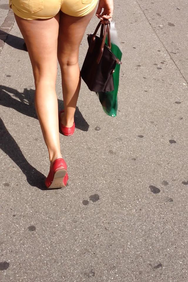 12P Yellow big booty ass