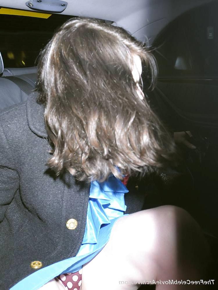 25P Celebrity wardobe malfunction. Upskirt  down blouse