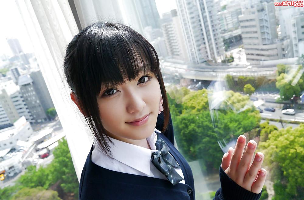 15P Yummy Japanese Babes