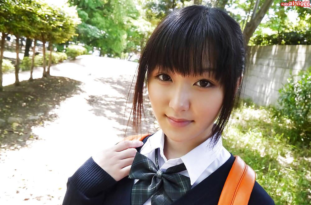 15P Yummy Japanese Babes