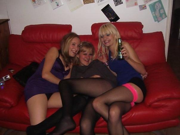 21P For you lovers of english schoolgirls+upskirts