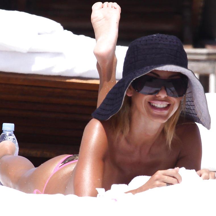 25P Celebs oops 33