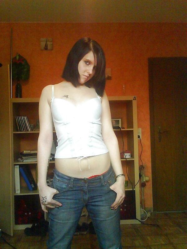16P EMO KATRA