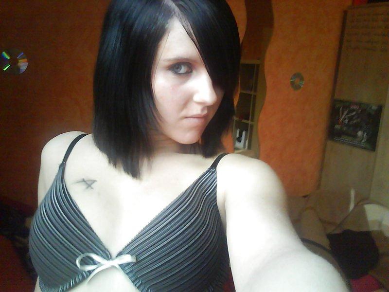 16P EMO KATRA