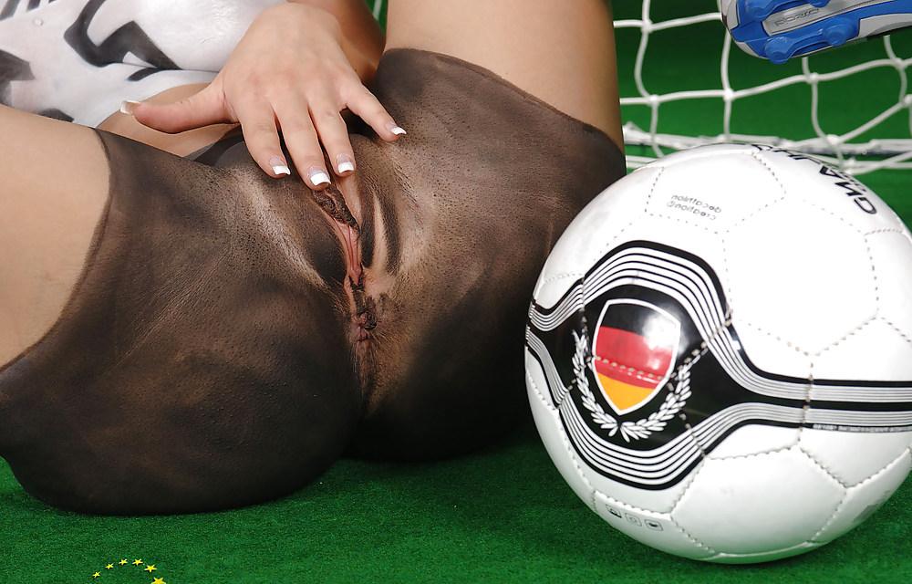 25P FOOTBALL GIRLS GERMANY C5M