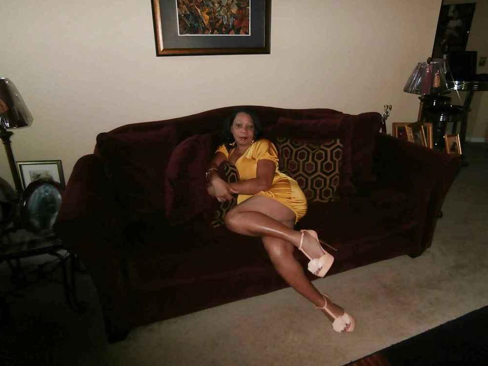 25P A SEXY MILF I MET AT STORE  I SO LOVE OLDIER WOMEN