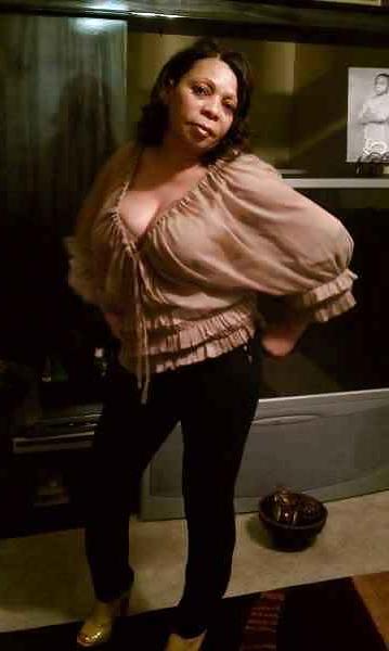 25P A SEXY MILF I MET AT STORE  I SO LOVE OLDIER WOMEN