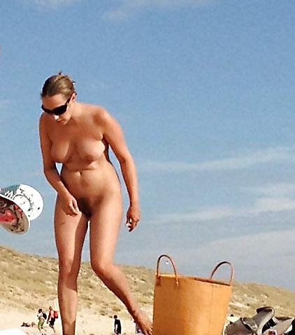 6P Ball game nudist