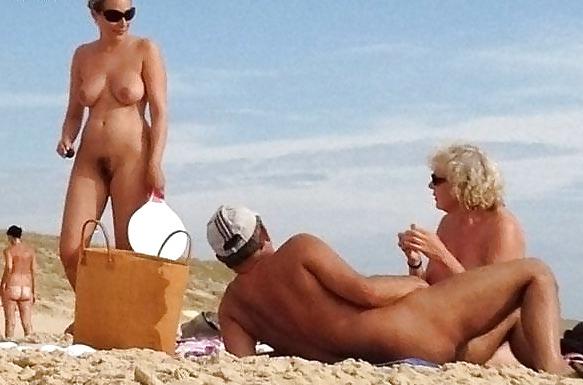 6P Ball game nudist