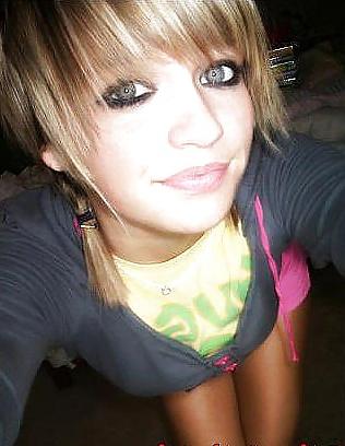 25P Emo Girls
