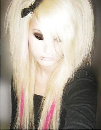 25P Emo Girls