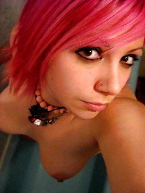 25P Self shot emo-tattooed girls