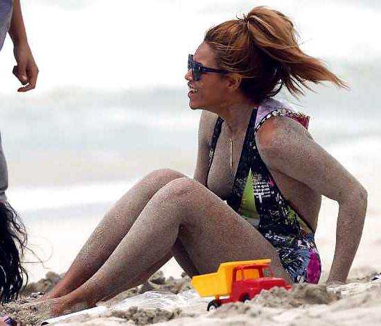 25P Celebrities nudes ,Topless, see through, nip slips