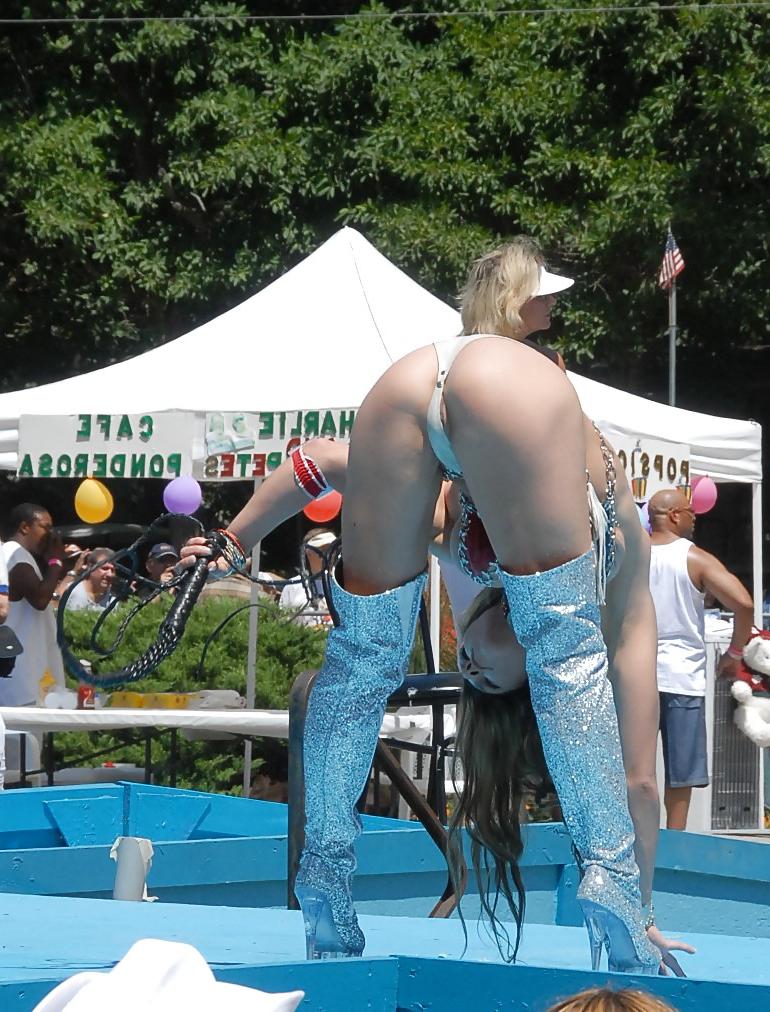 25P Sexy Busty Stripper