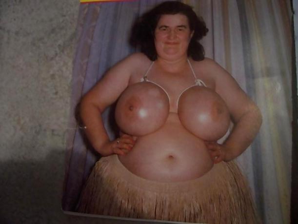 10P Plump grannies