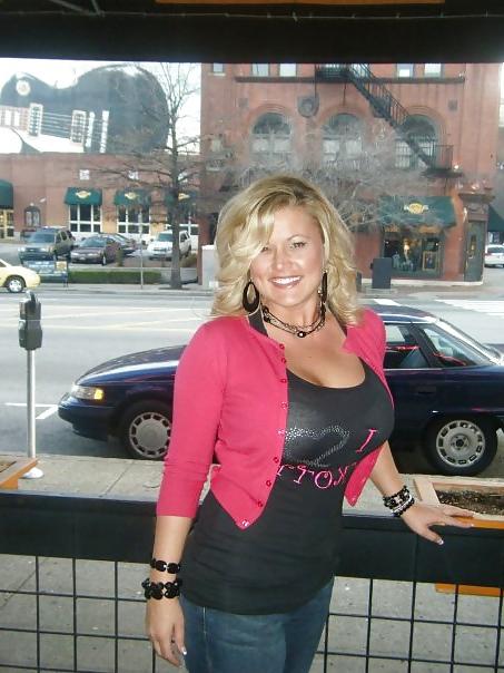 10P Hot Amatuer Big Boobs (non-nude)