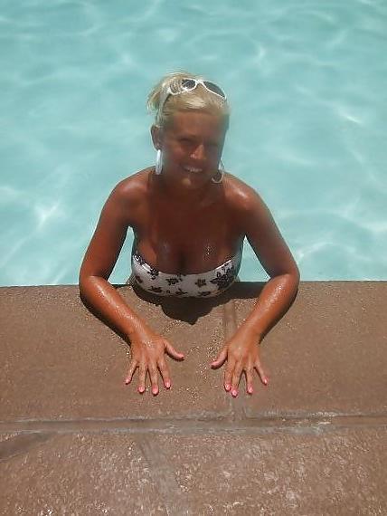 10P Hot Amatuer Big Boobs (non-nude)