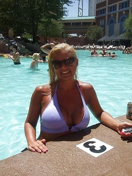 10P Hot Amatuer Big Boobs (non-nude)