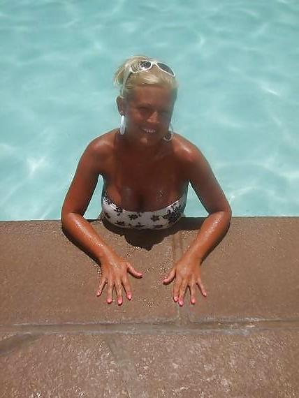 10P Hot Amatuer Big Boobs (non-nude)