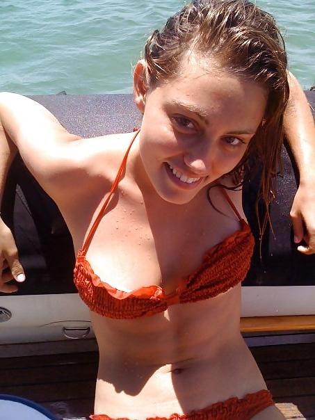 17P Phoebe Tonkin - Paparazzi and Homemade Stolen Pictures