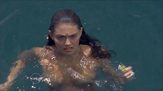 17P Phoebe Tonkin - Paparazzi and Homemade Stolen Pictures