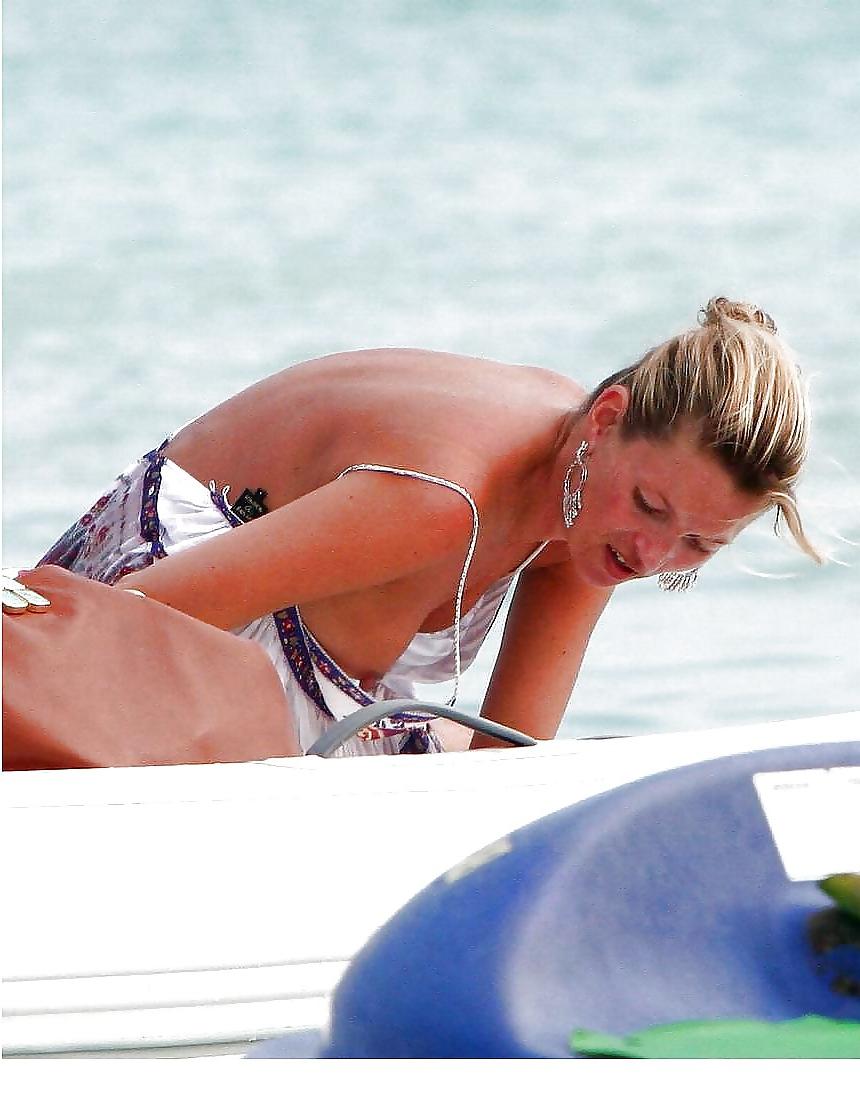 25P Celeb wardrobe malfunction vol VI upskirt down blouse