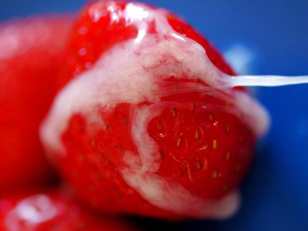 25P Cum on food