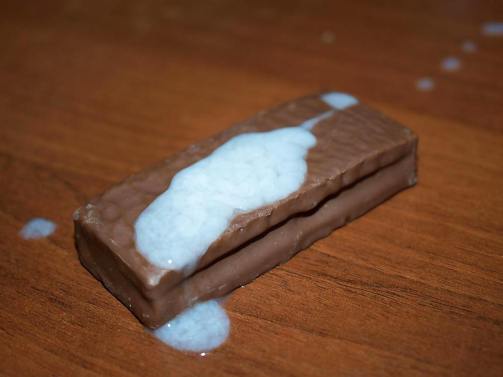25P Cum on food
