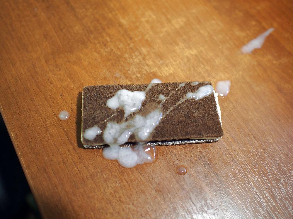 25P Cum on food