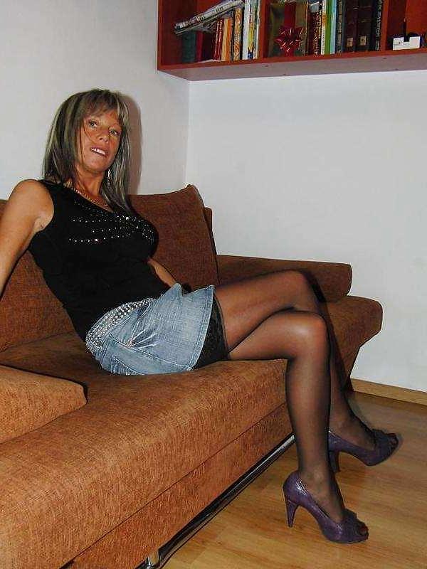 4P Exposed wife - mature hotwife in stockings