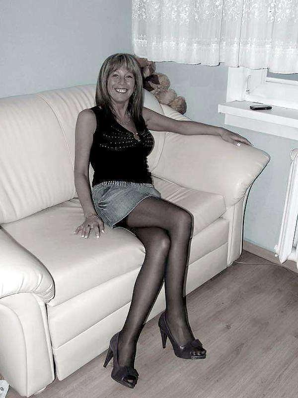 4P Exposed wife - mature hotwife in stockings
