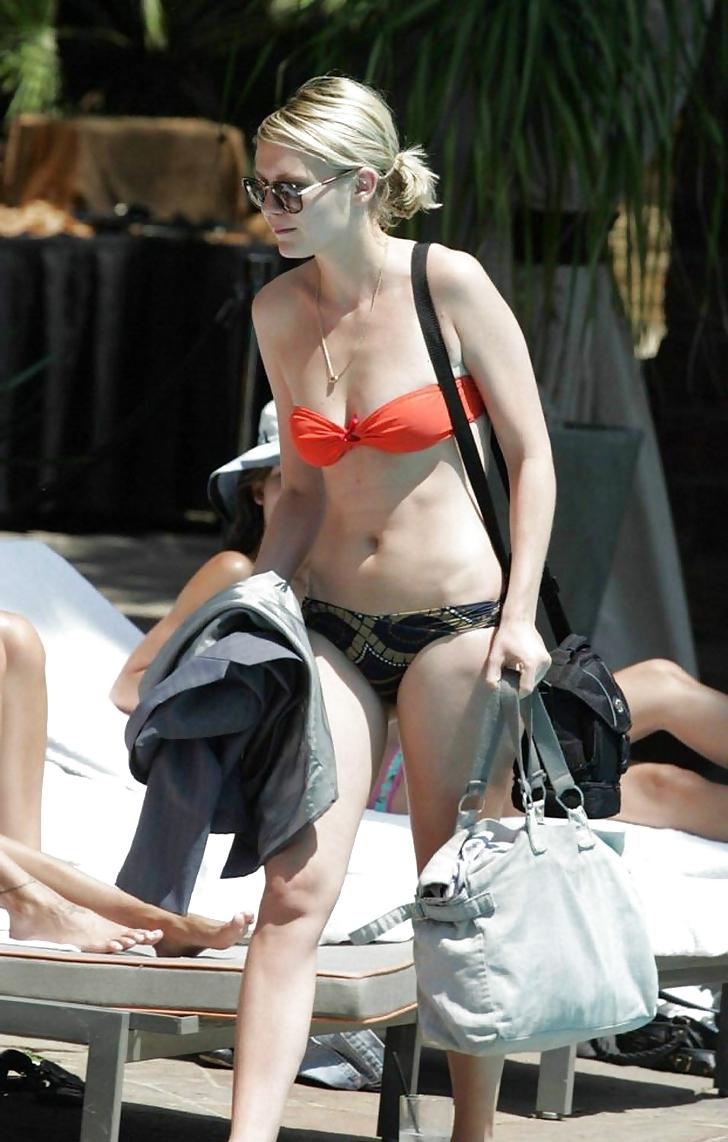25P Sexy Kirsten Dunst