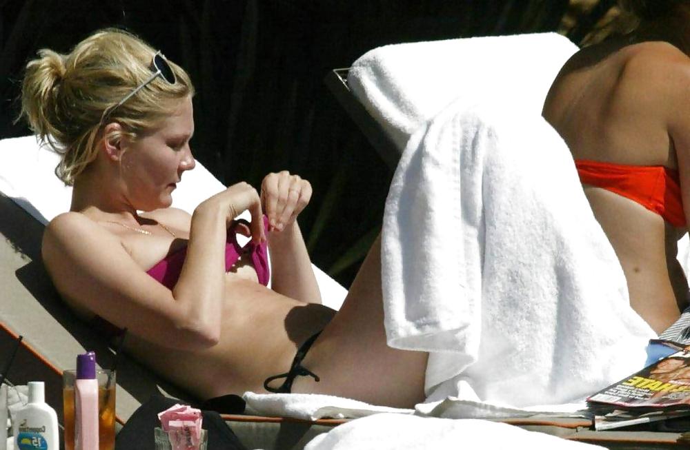 25P Sexy Kirsten Dunst