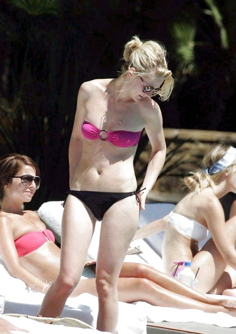 25P Sexy Kirsten Dunst