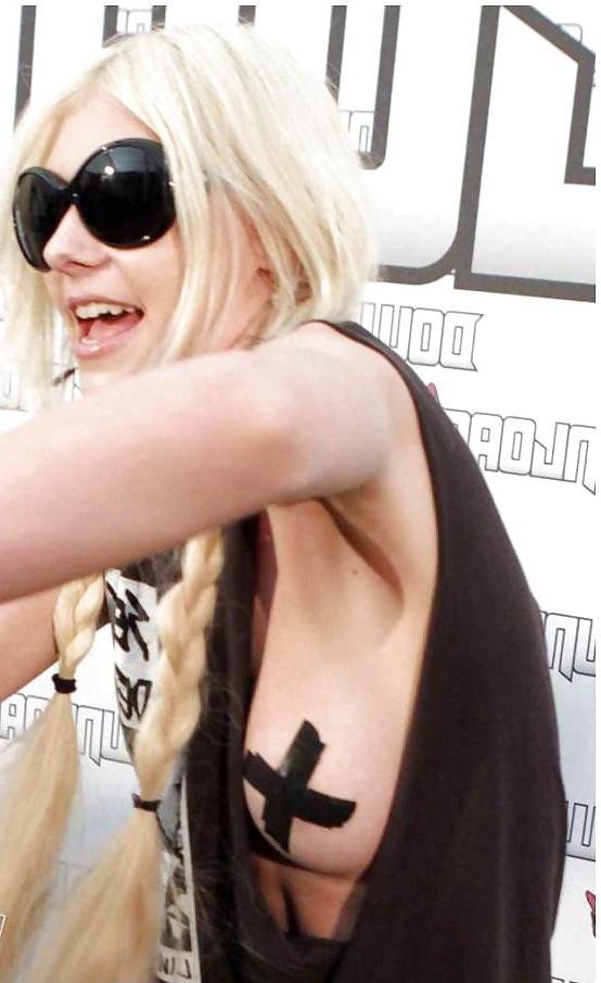 25P Beautiful Celebs 8 by Voyeur TROC
