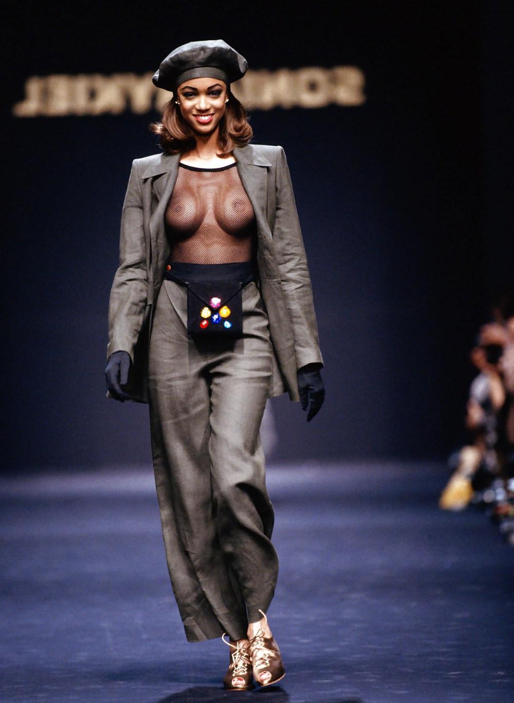 25P Beautiful Celebs 8 by Voyeur TROC