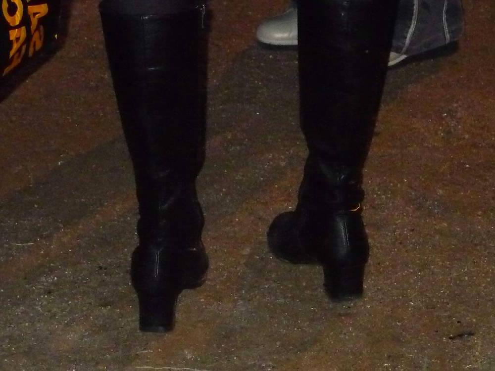14P Japanese Candids - Feet on the Street 23