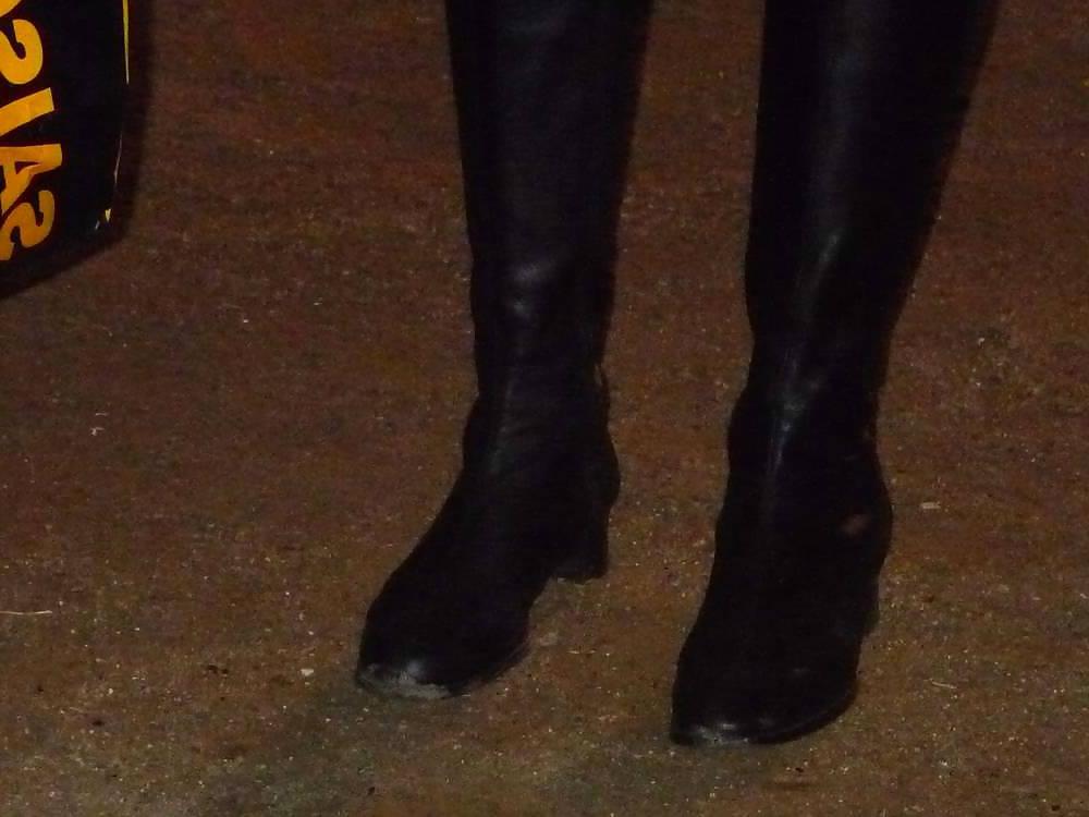 14P Japanese Candids - Feet on the Street 23