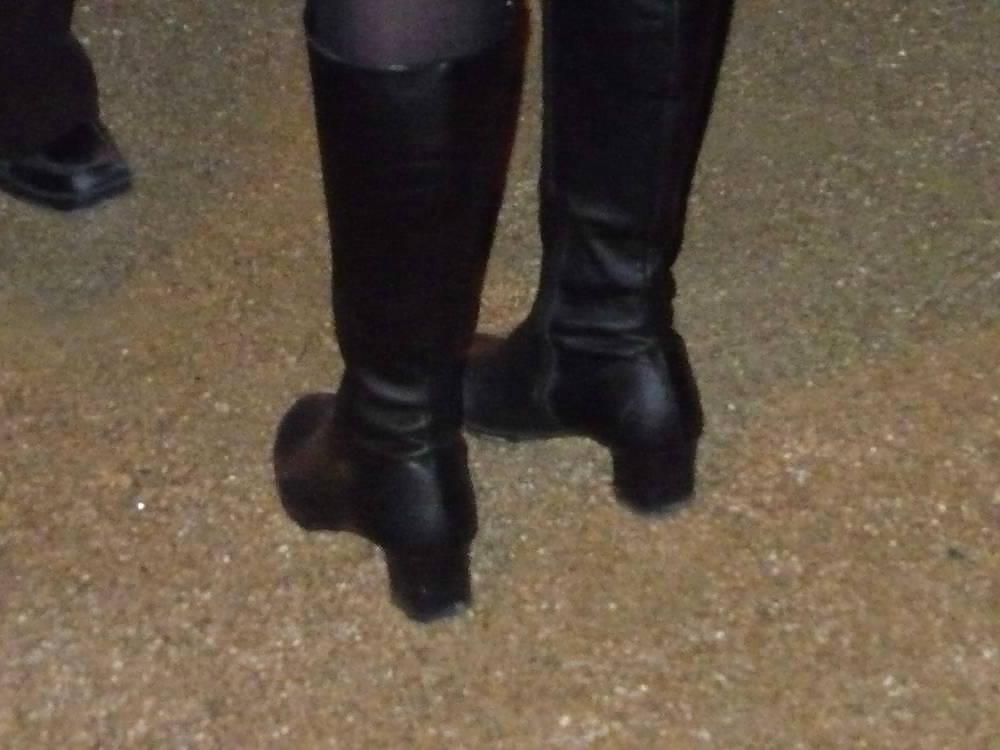 14P Japanese Candids - Feet on the Street 23