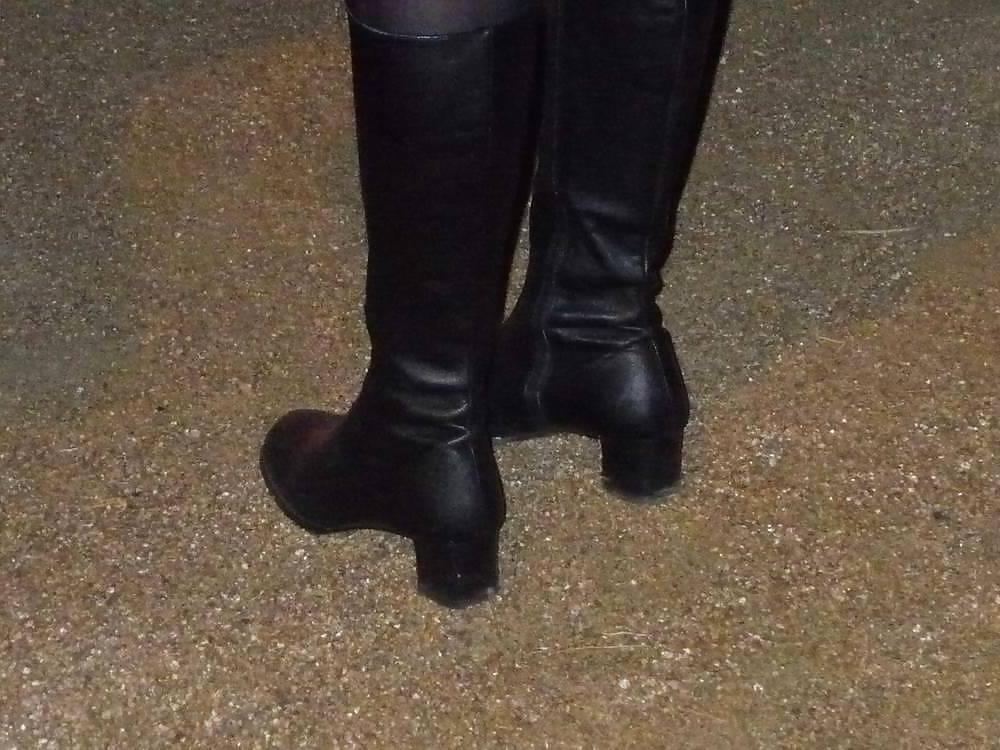 14P Japanese Candids - Feet on the Street 23